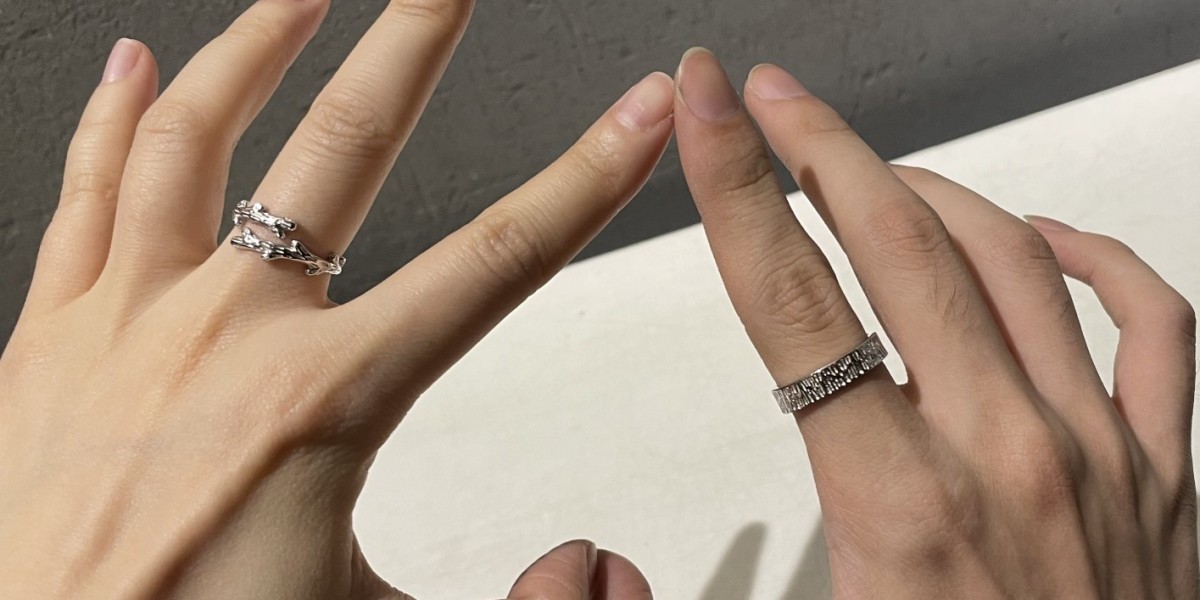 The Difference between Promise Rings and Couple Rings